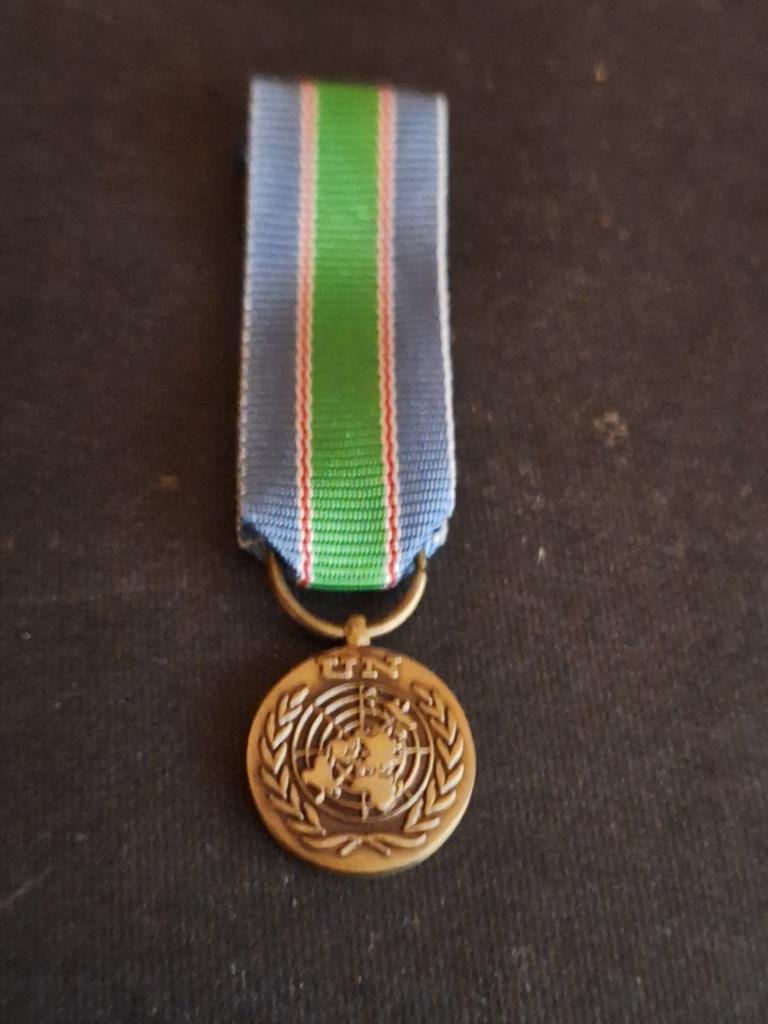 Miniatuur medaille un libanon, Verzamelen, Militaria | Algemeen, Verzenden
