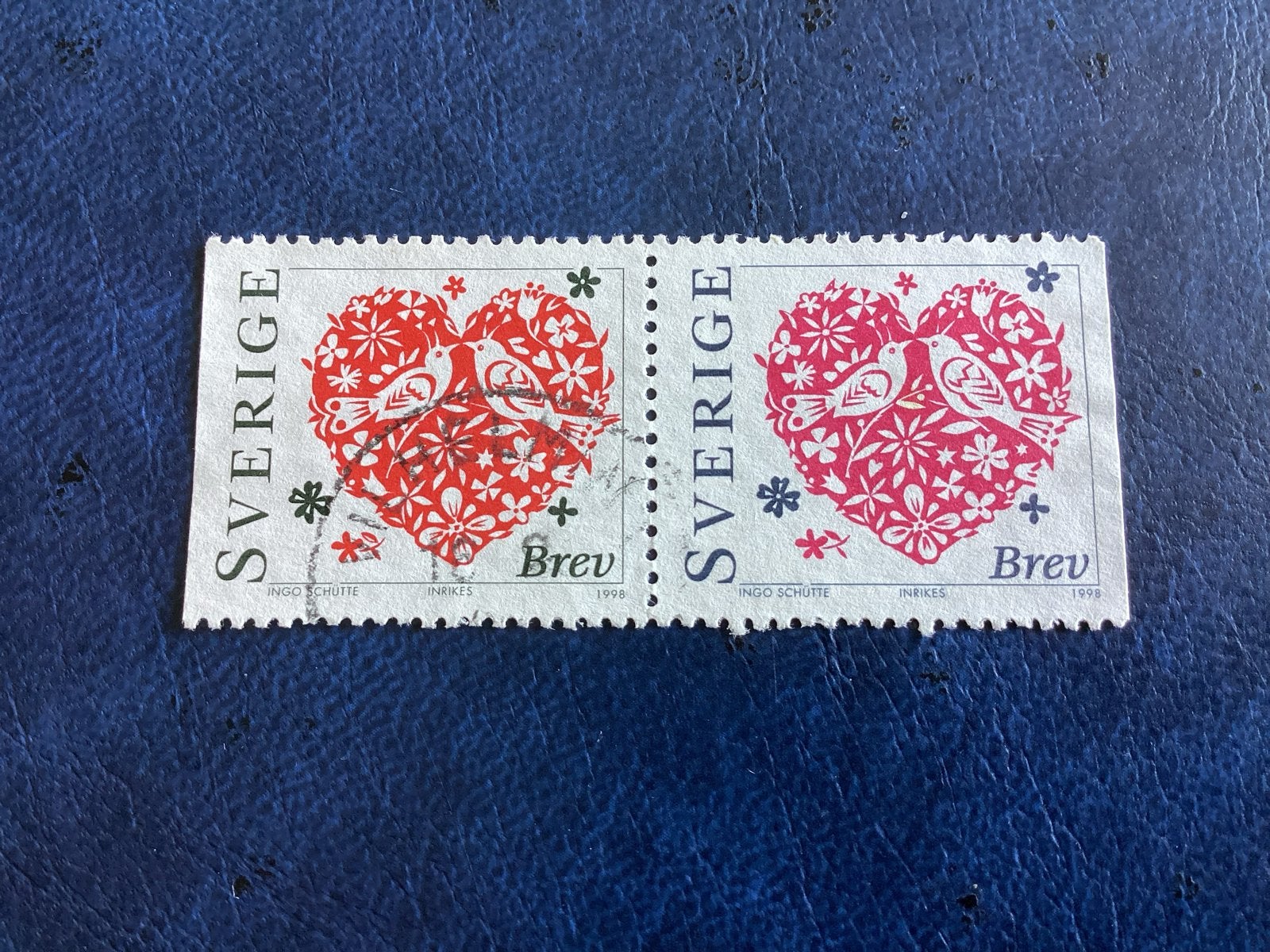 Zweden 1998 - Mi.2034/35-Harten met duiven, Ophalen of Verzenden, Zweden, Gestempeld