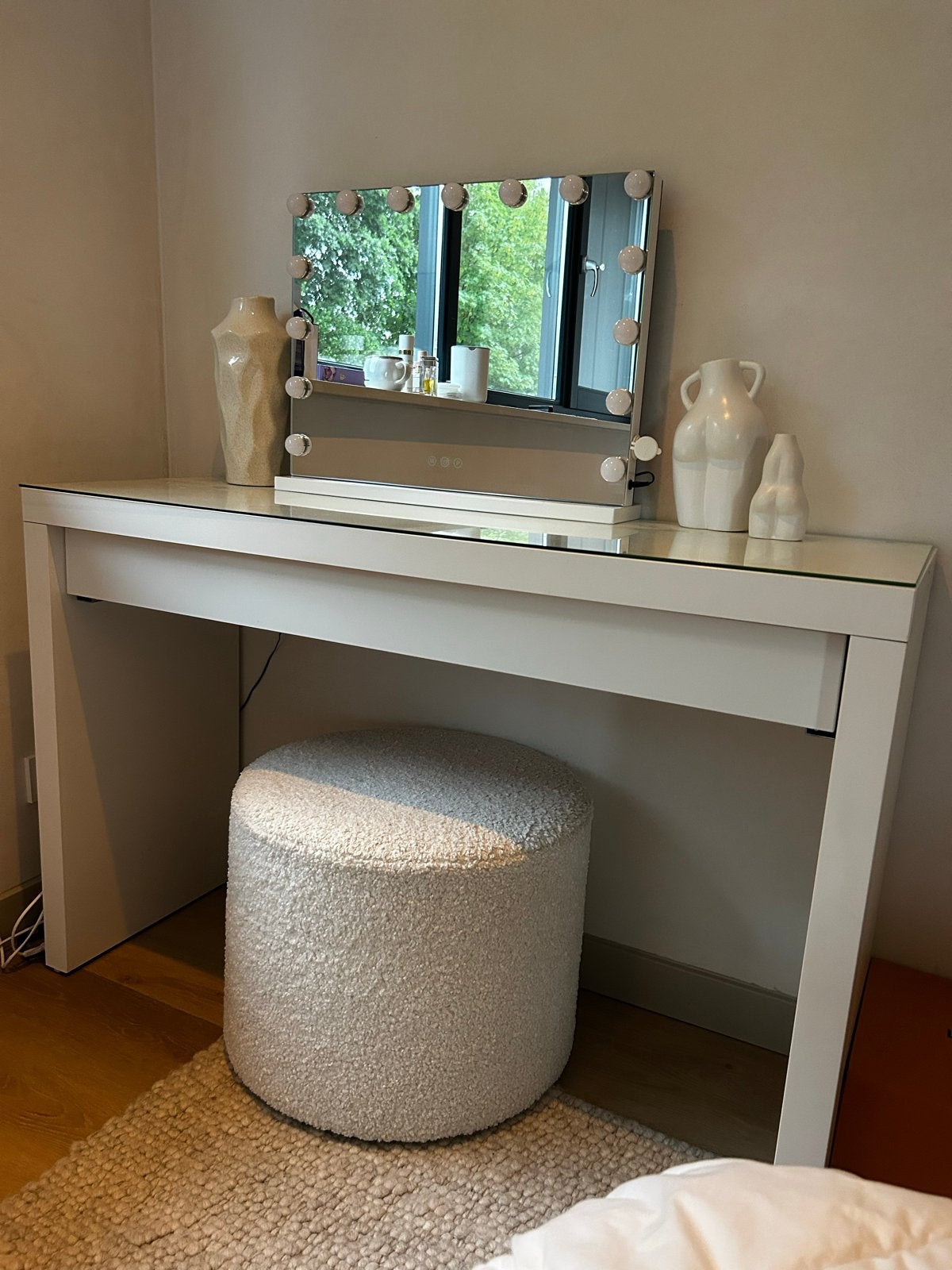 Kaptafel met spiegel, verlichting en teddy poef, Ophalen, 100 tot 150 cm, Zo goed als nieuw, Minder dan 100 cm