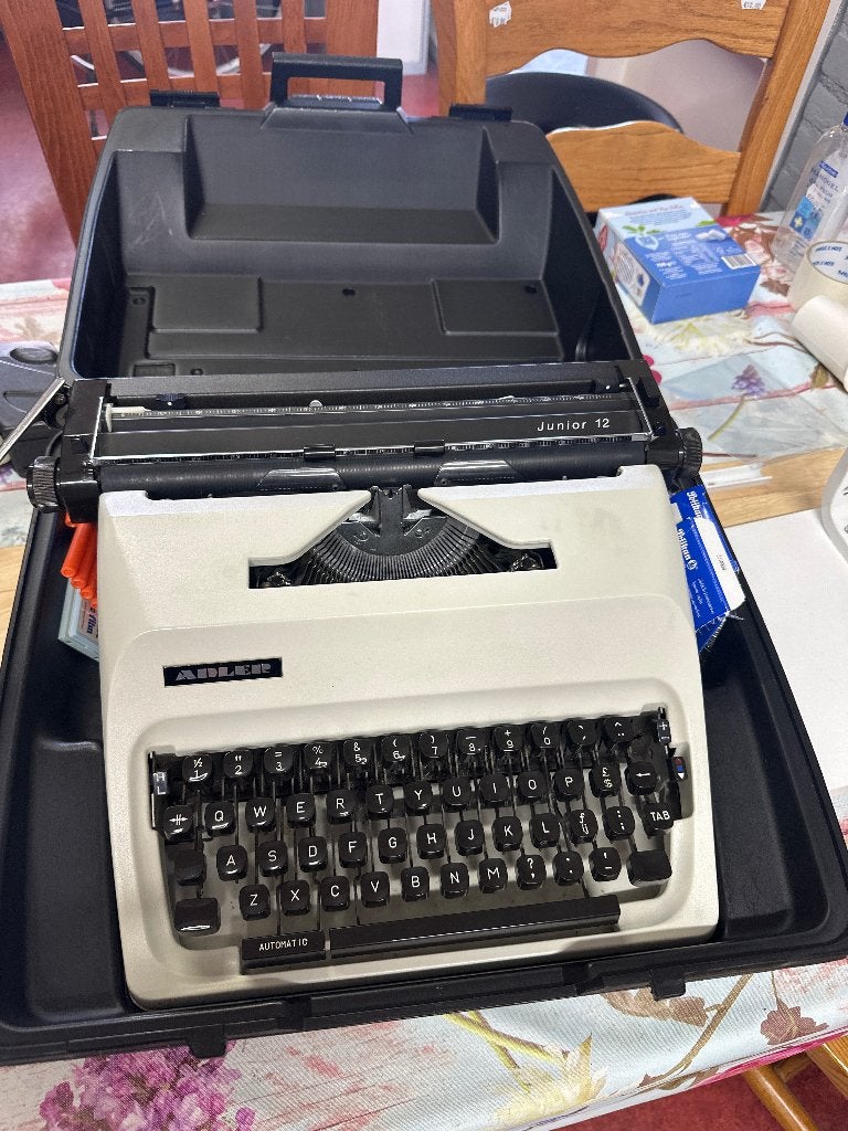 Typemachine Adler junior 12 WD-028, Ophalen of Verzenden