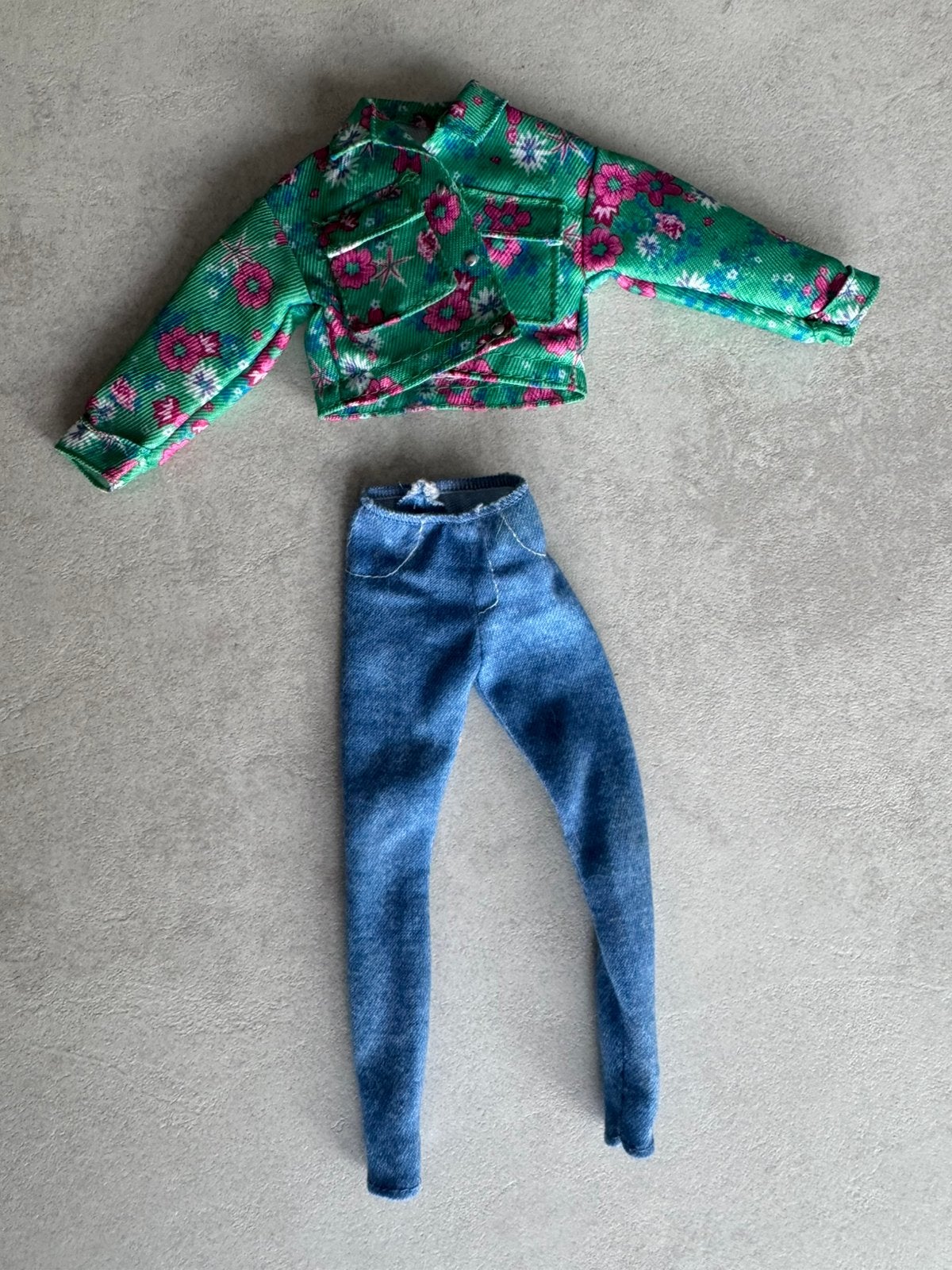 Barbie extra kleding, Verzamelen, Poppen, Ophalen of Verzenden, Gebruikt, Kleertjes