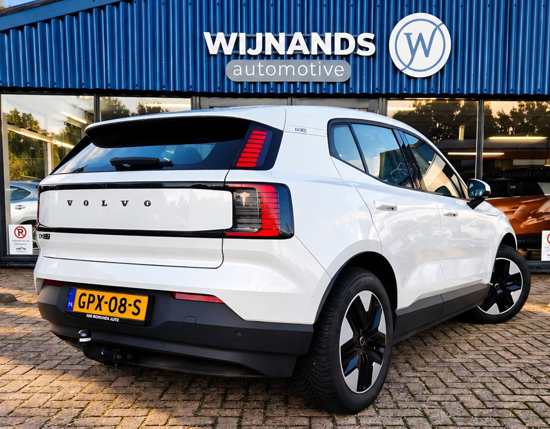 Volvo EX30 Single Motor Core 51 kWh Carplay Trekhaak Camera, Auto's, Automaat, Dealer onderhouden, Achterwielaandrijving, Automatische klimaatregeling