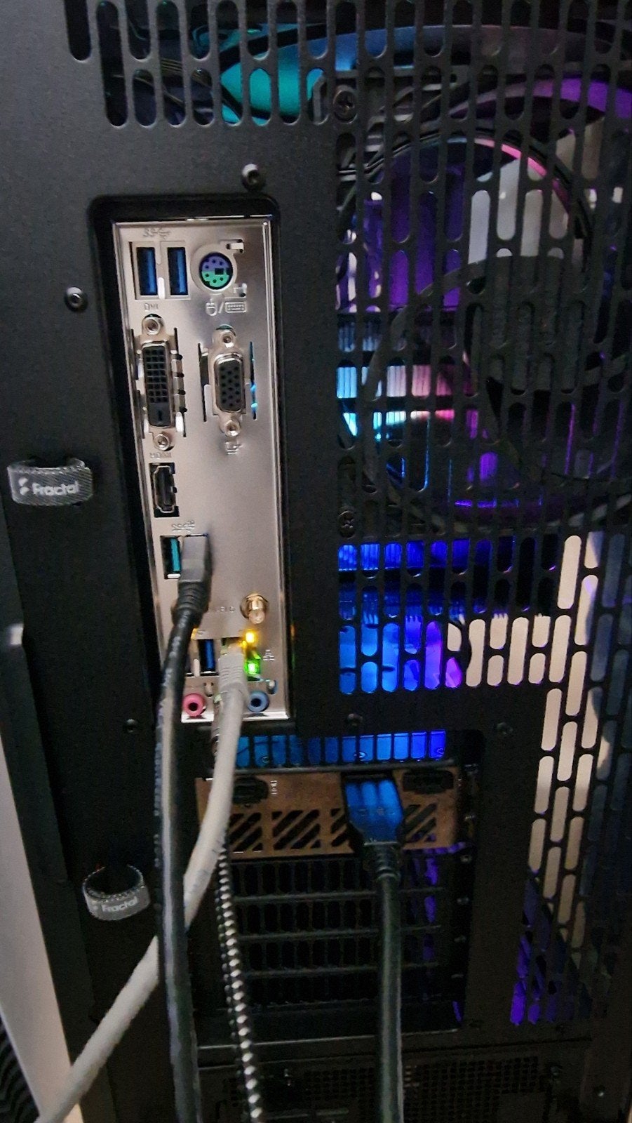 Krachtige Gaming PC: Ryzen 5500X3D, RX 9060XT 16GB, AMD Ryzen 5 5500X3D, 32 GB, Refurbished, Ophalen of Verzenden