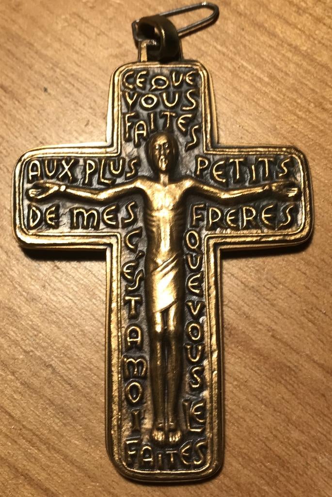 vintage koperen kruis met evangelie Mattheus 25:40, Ophalen of Verzenden, Nieuw