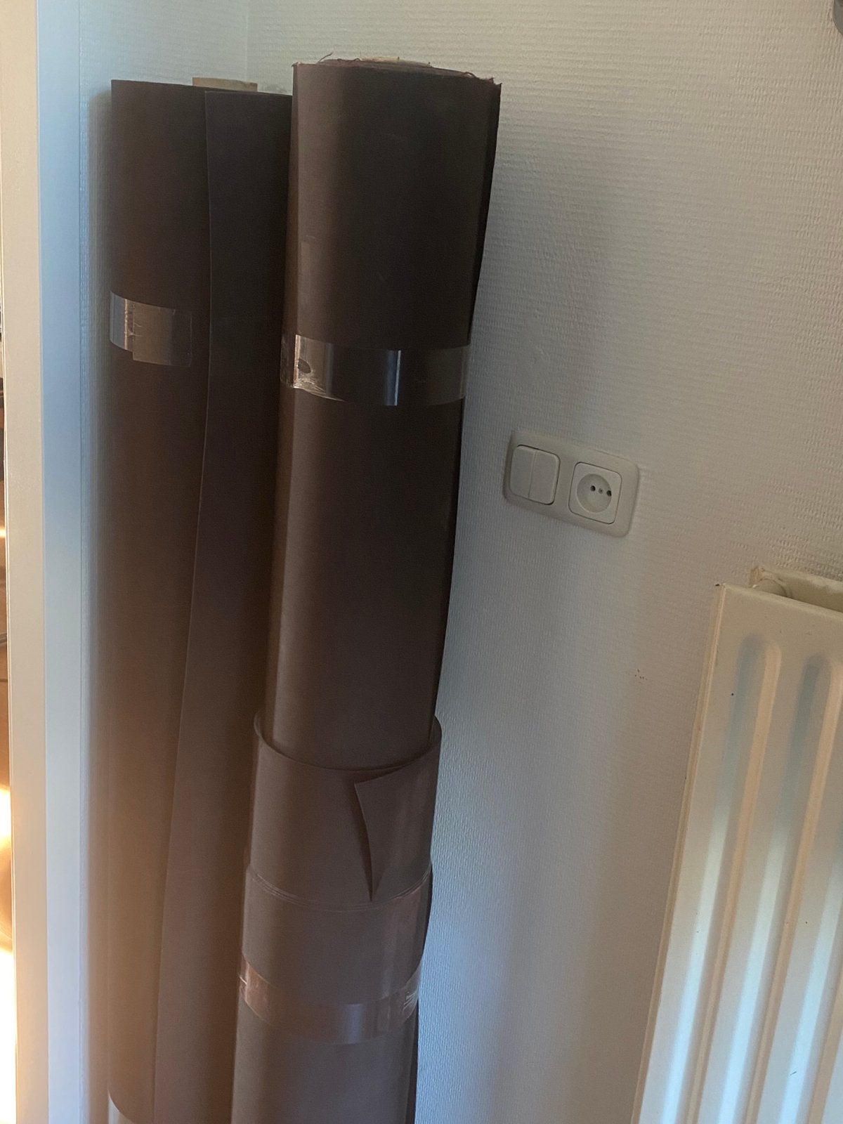 Nieuw donkerbruin dacron op rol, ca. 70m, Ophalen, Overige materialen, Bruin, 120 cm of meer