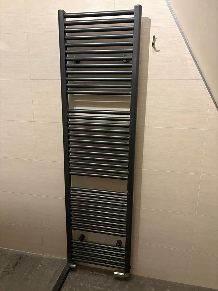 Mooie wand/handdoekradiator 180x50 cm, Doe-het-zelf en Verbouw, Verwarming en Radiatoren, Ophalen, 500 tot 800 watt, Radiator