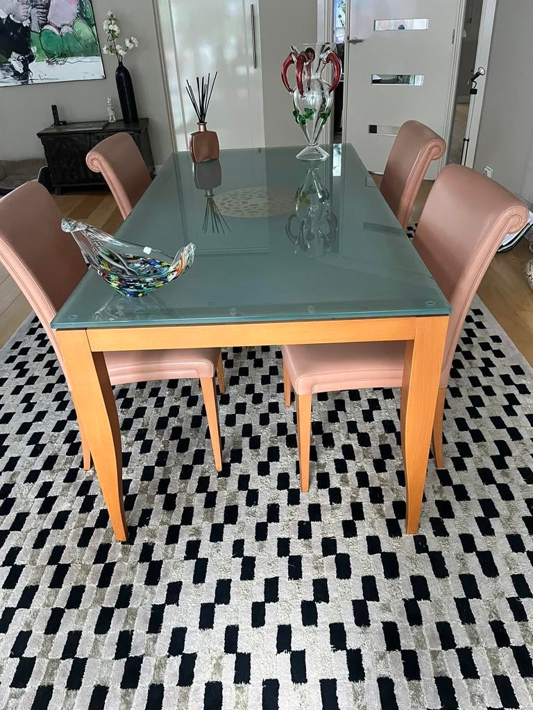 Zo goed als nieuwe design eetkamerstoelen van Poltrona Frau, Huis en Inrichting, Stoelen, Overige kleuren, Kan bij Modern en klasiek interieur