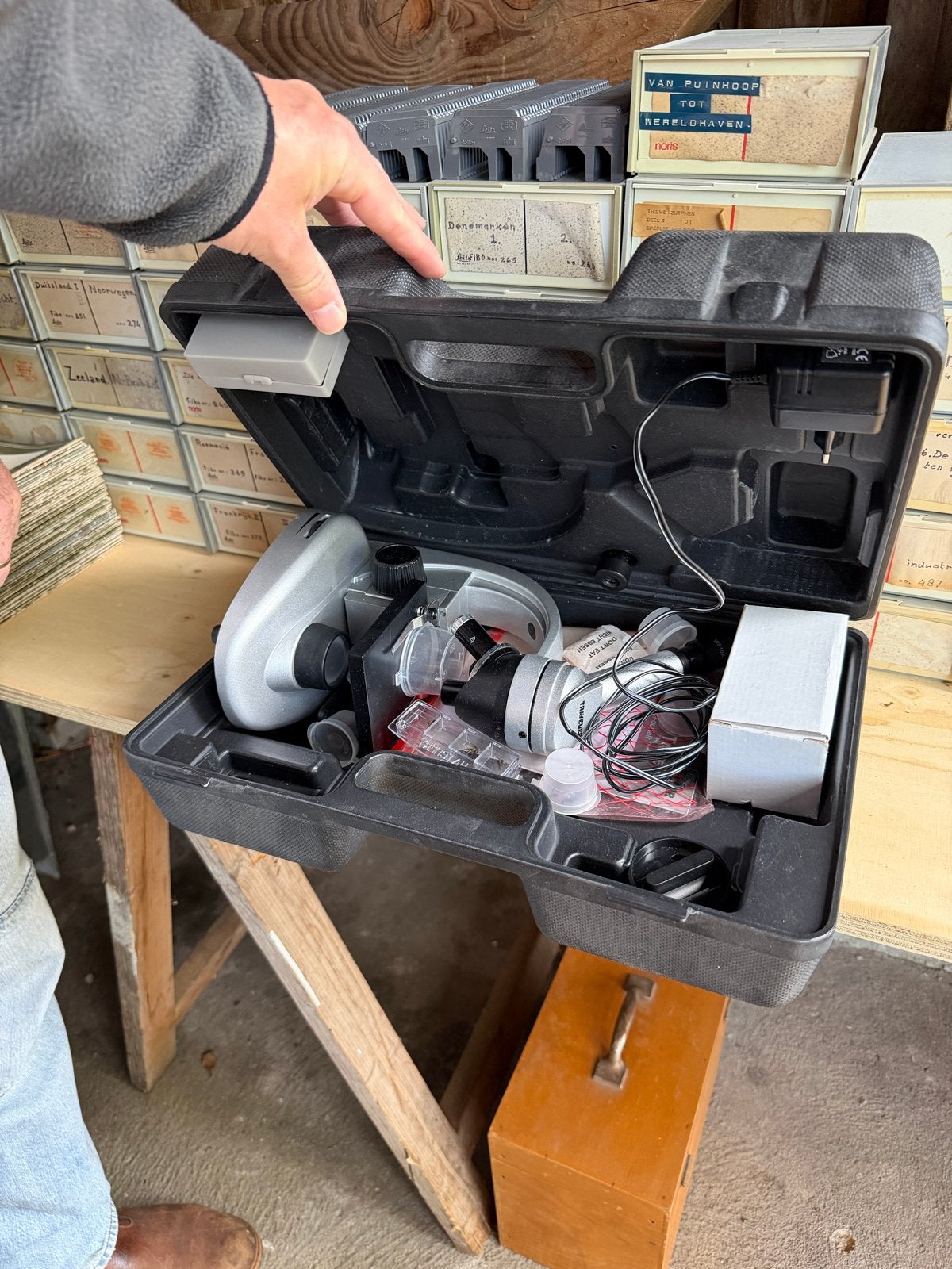 Traveler Microscoop in originele koffer - Zo goed als nieuw, Audio, Tv en Foto, Optische apparatuur | Microscopen, Ophalen, Zo goed als nieuw
