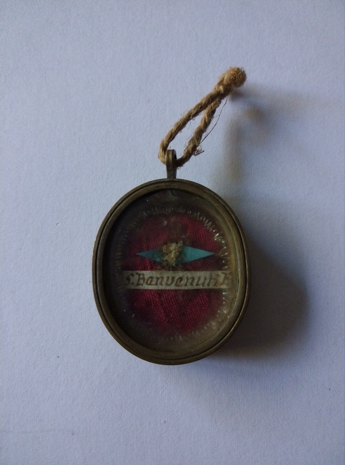 Antiek relikwie medaillon met zegel van S. Banvenut, Antiek en Kunst, Antiek | Religie, Ophalen of Verzenden