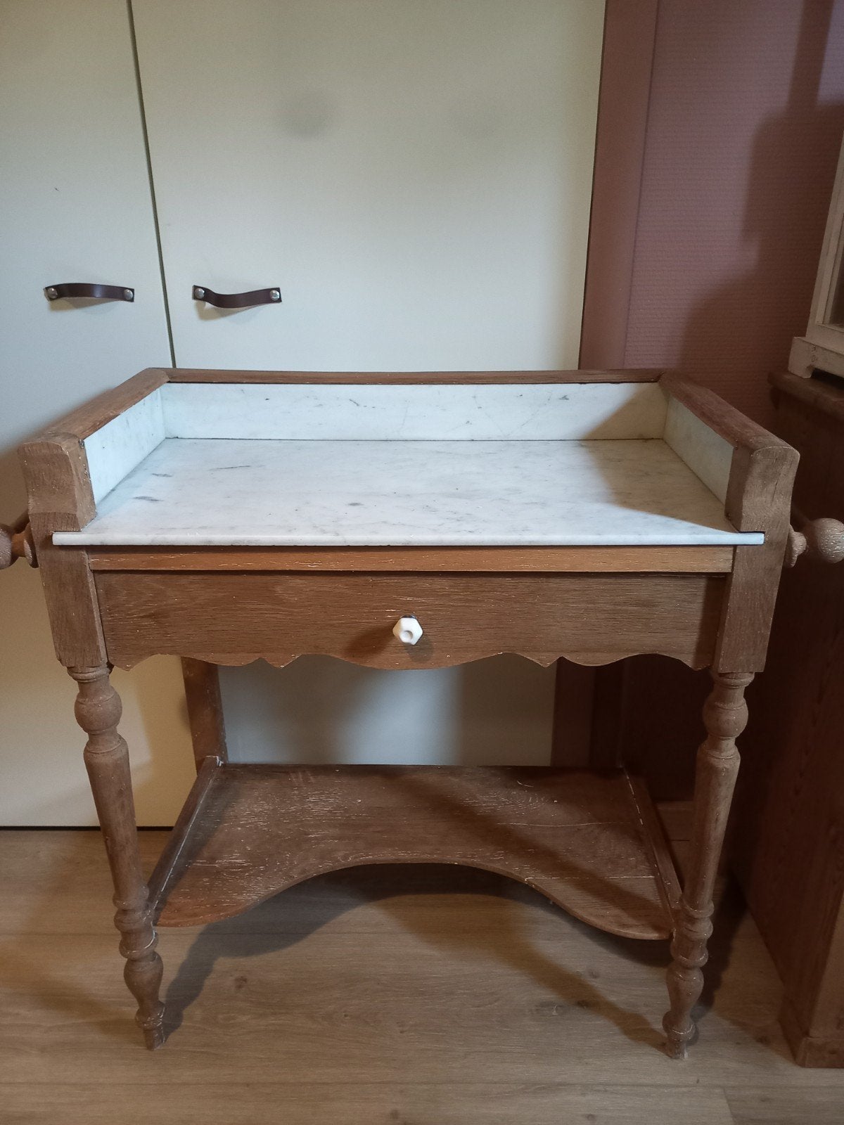 Antieke wastafel met marmeren blad en lade, Ophalen