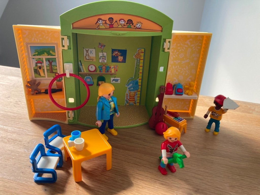Playmobil City Life Speelbox kinderdagverblijf 70308, Ophalen, Gebouw, Complete set, Zo goed als nieuw
