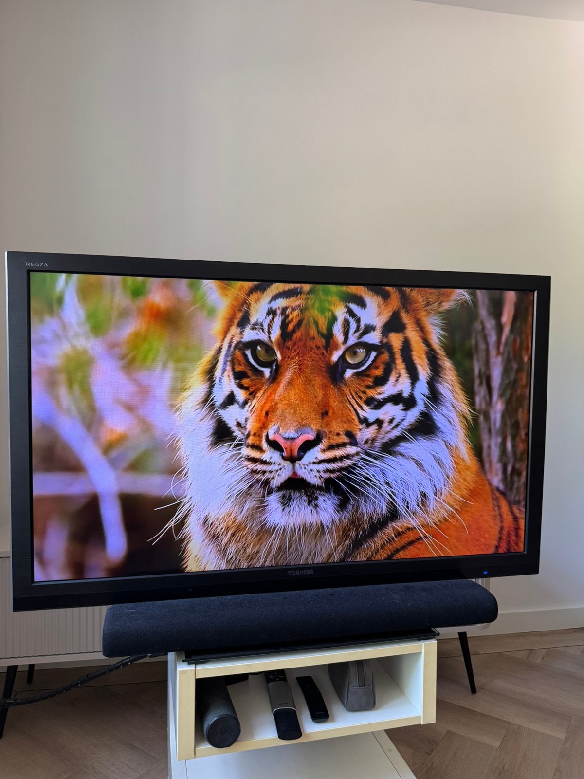 Compleet tv-pakket: Toshiba 47” + Samsung soundbar +tvmeubel, Audio, Tv en Foto, Televisies, Toshiba, 50 Hz, Ophalen of Verzenden
