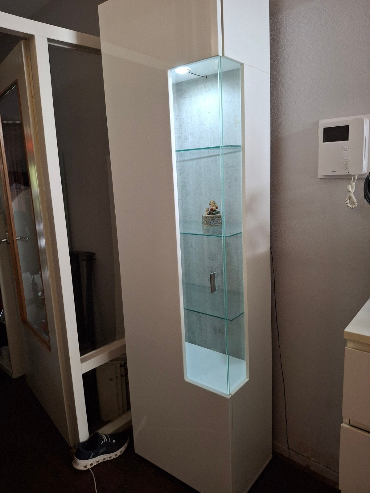 Vitrine kast hoogglans gebroken wit hxbxd 210x50x37, Ophalen, Met deur(en), 200 cm of meer, 50 tot 100 cm
