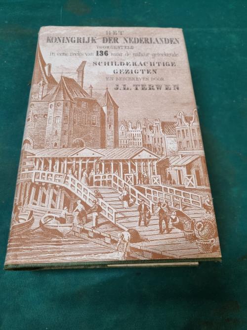 boek het koninkrijk der nederlanden voorgesteld, Boeken, Ophalen of Verzenden
