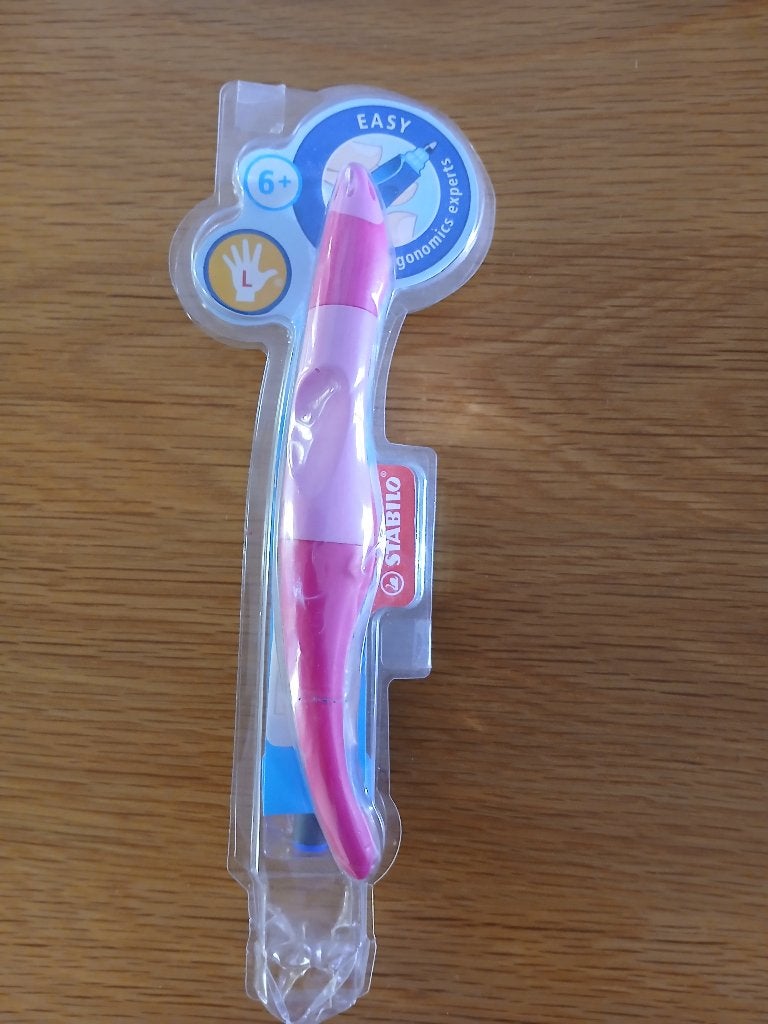 Te koop roze linkshandige easy stabilo pen met 2 vullingen., Ophalen, Gebruikt