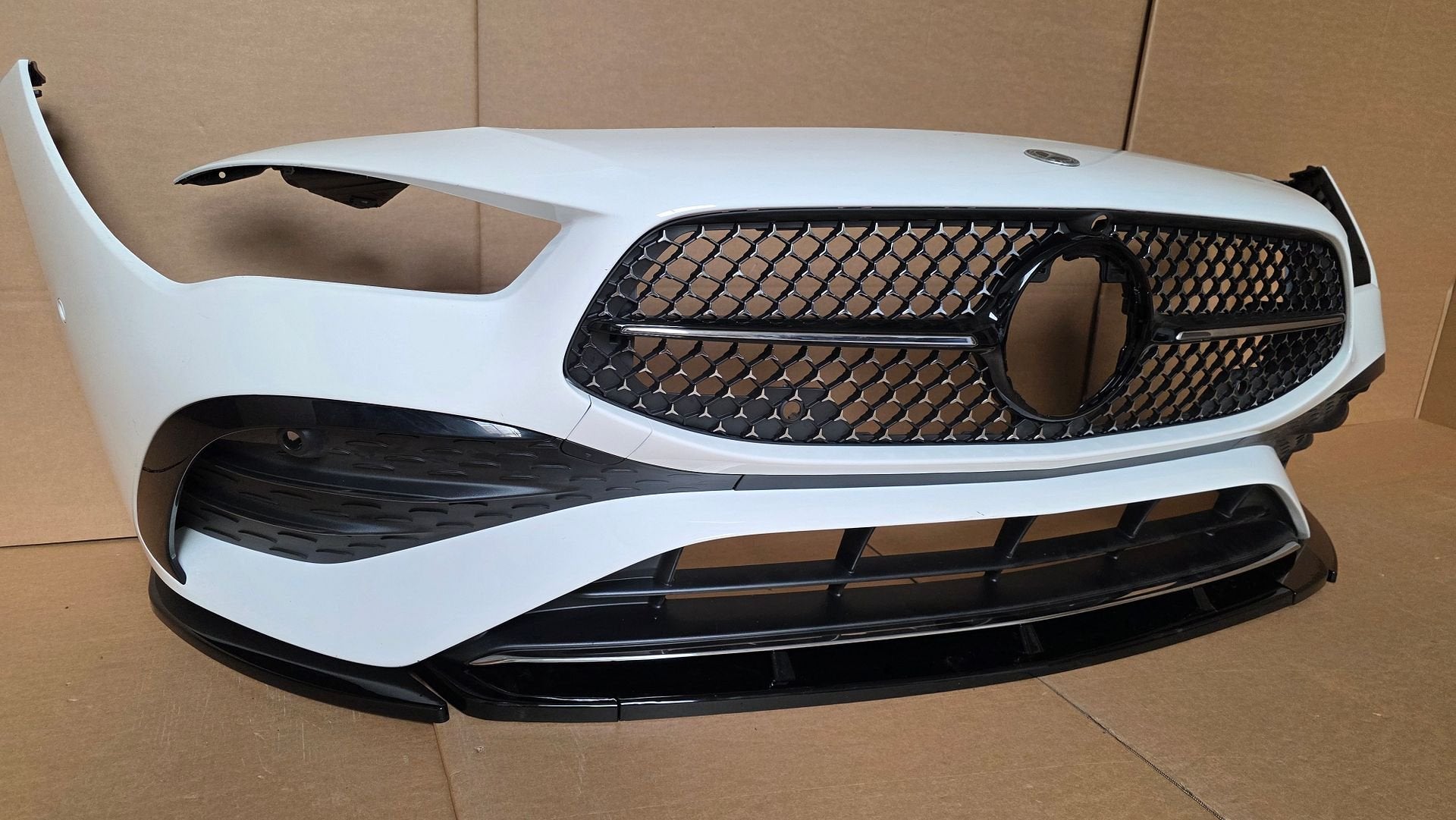 Voorbumper Mercedes Cla Klasse W118 Facelift AMG A1188856303, Auto-onderdelen, Gebruikt, -, Voor, Ophalen of Verzenden