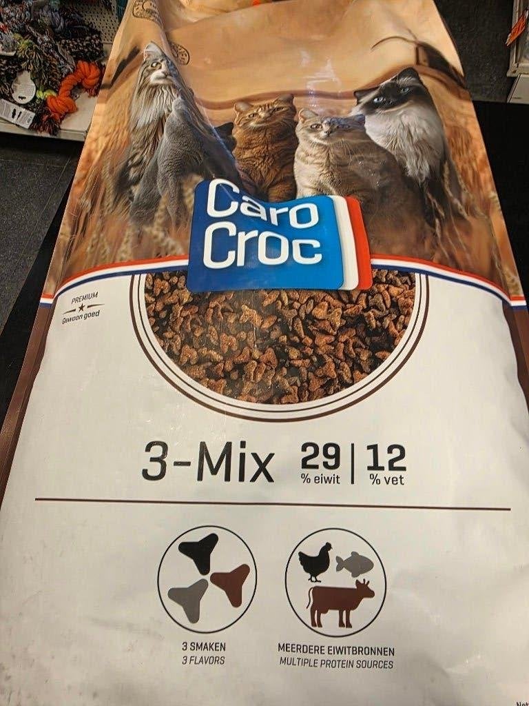 Carocroc kattenvoer kattenbrokken 3 mix - 12,5 kg nu € 30,-, Dieren en Toebehoren, Ophalen of Verzenden, Kat