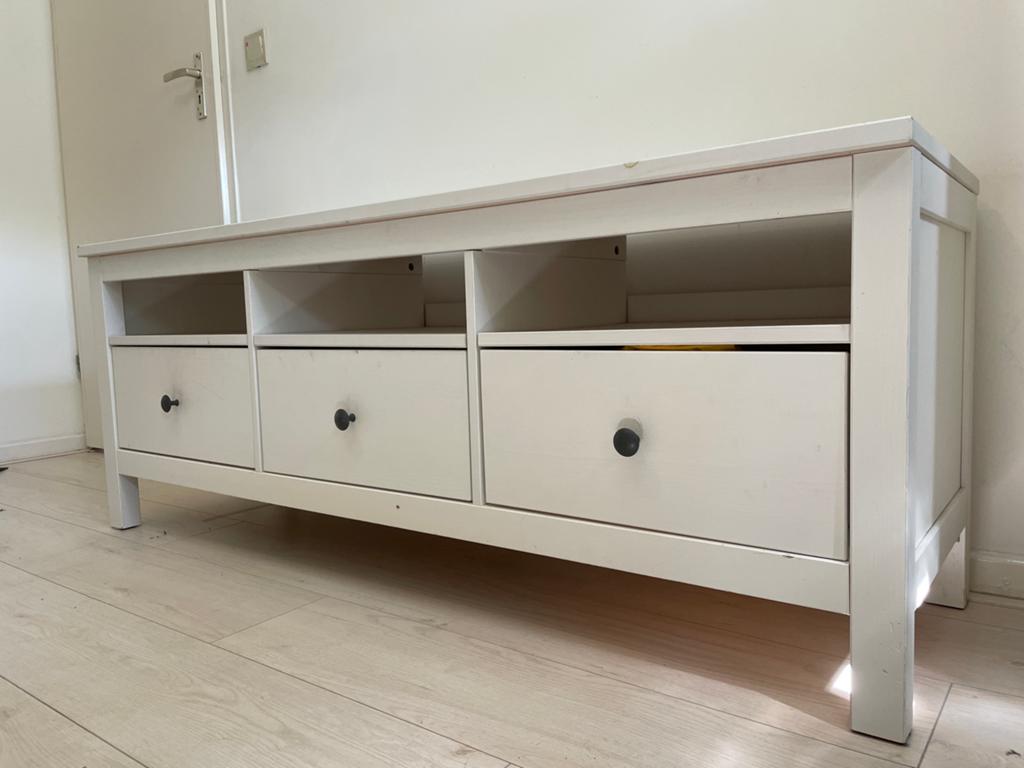 Wit TV-meubel Hemnes, met 3 lades en open vakken, Ophalen, Gebruikt, 100 tot 150 cm, Minder dan 100 cm