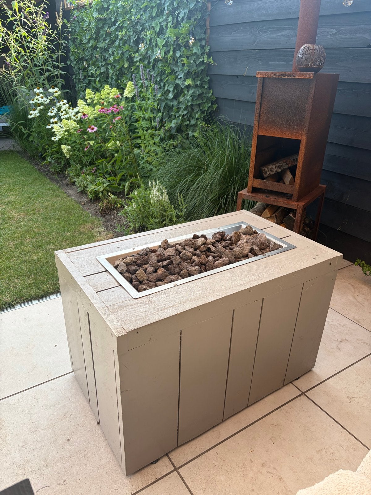 Sfeervolle vuurtafel z.g.a.n., Tuin en Terras, Ophalen, Zo goed als nieuw, Vuurkorf