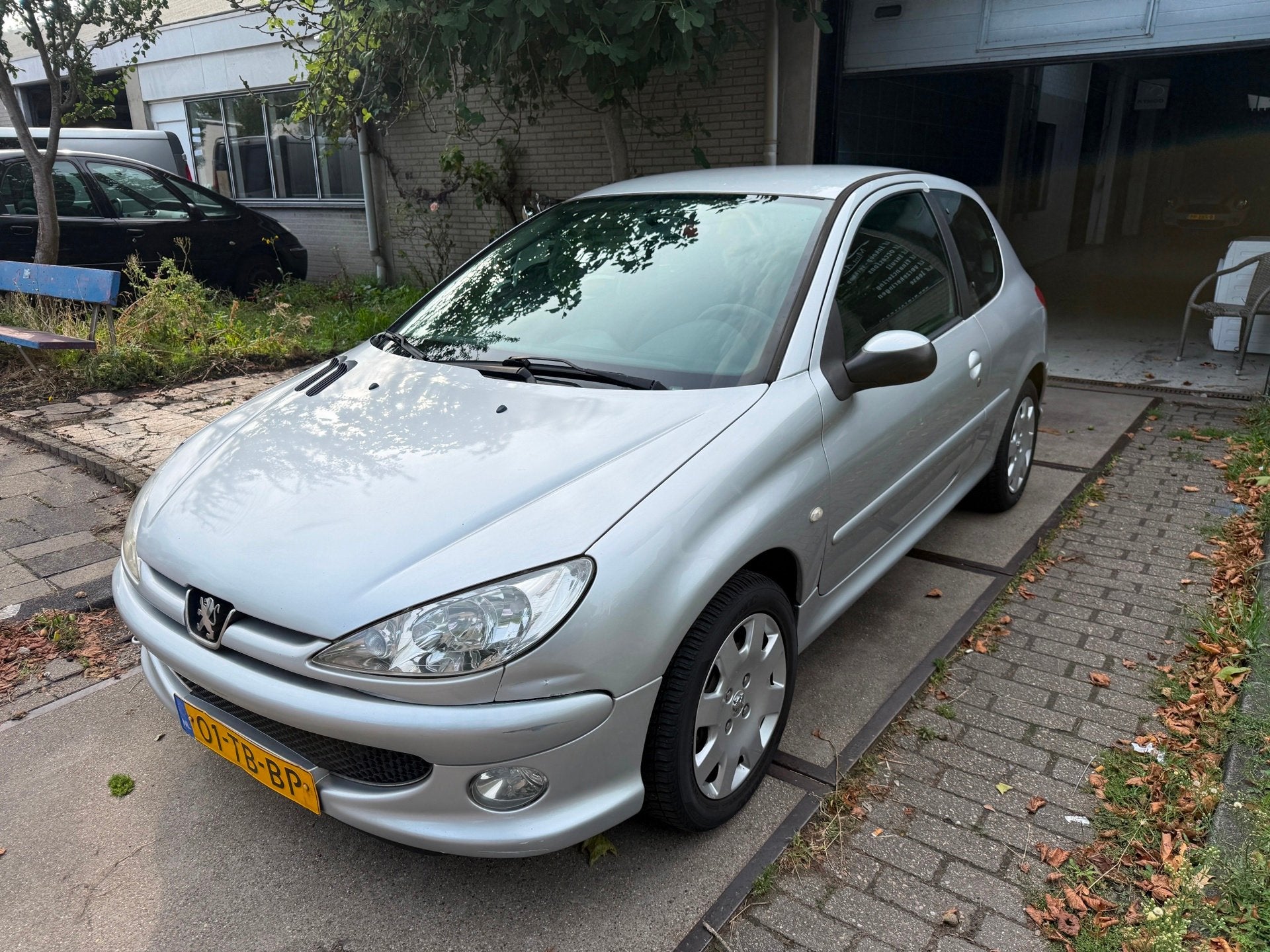 Peugeot 206 1.4-16V Air-line 3 Apk/Airco/2.Sleutels/Boekjes, Auto's, Voorwielaandrijving, 31 €/maand, 4 cilinders, Origineel Nederlands