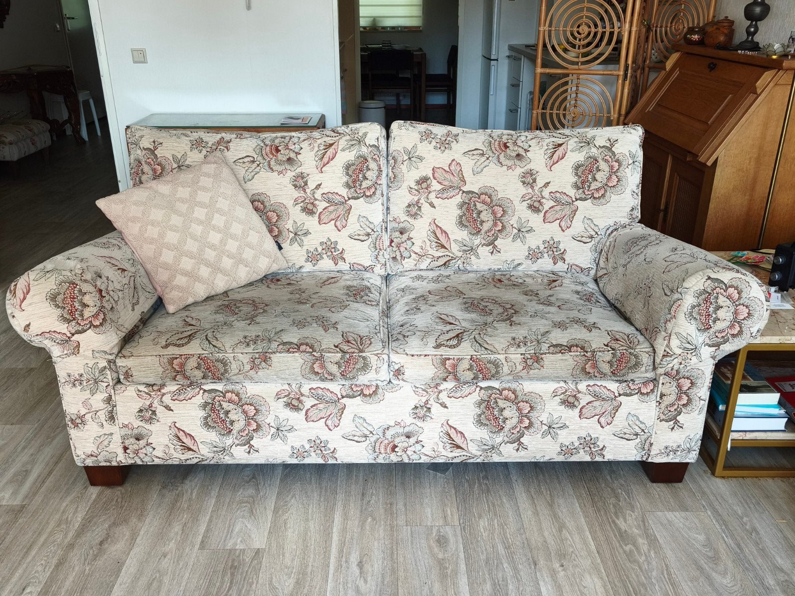 Gebloemde 2,5 zits bank met hocker, Gebruikt, Klassiek landelijk romantisch, 150 tot 200 cm, Tweepersoons