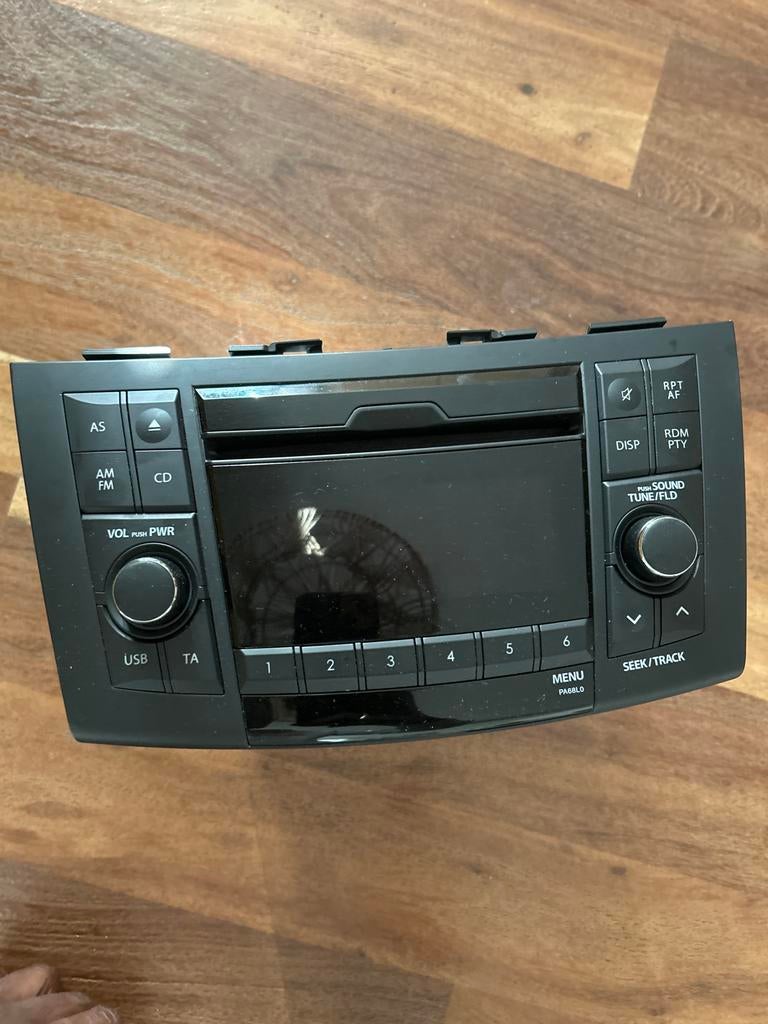 Suzuki Swift Autoradio met CD en USB - Origineel, Ophalen of Verzenden, Zo goed als nieuw