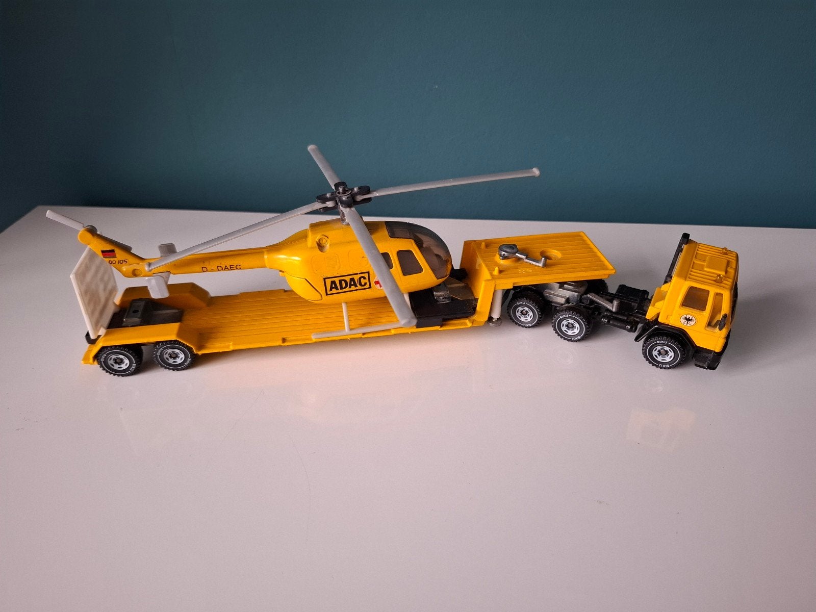 Siku 2125 1:55 ADAC Helikopter Transportcombinatie, Ophalen of Verzenden, Zo goed als nieuw, Bus of Vrachtwagen
