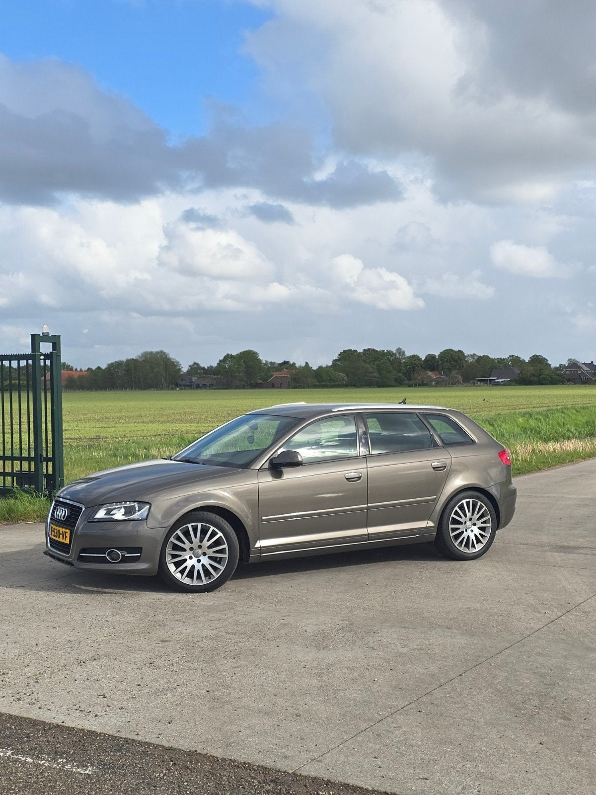Audi A3 1.4 Tfsi 92KW Sportback 2011 Grijs /Nwe APK!, Voorwielaandrijving, 680 kg, 1200 kg, Handgeschakeld