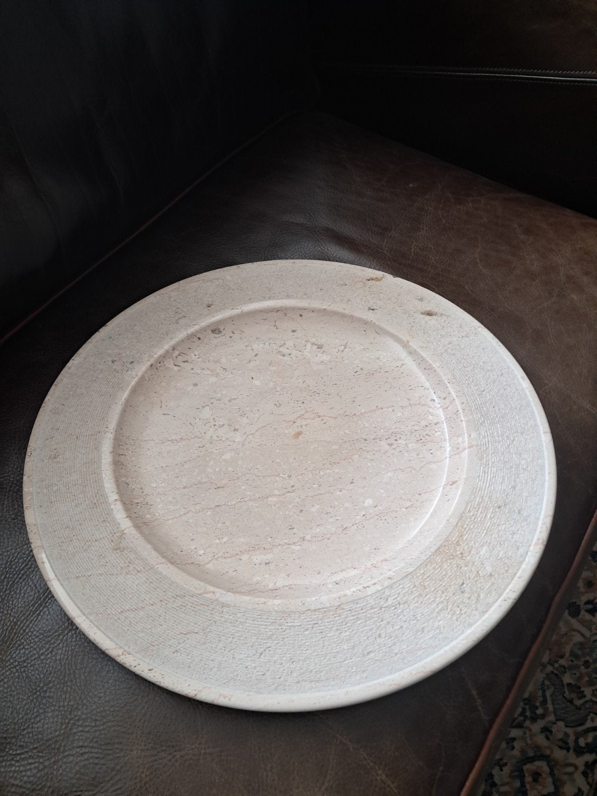 Marmeren schaal/onderzetter, rond, beige/roze, Huis en Inrichting, Woonaccessoires | Schalen en Manden, Ophalen, Gebruikt, Schaal