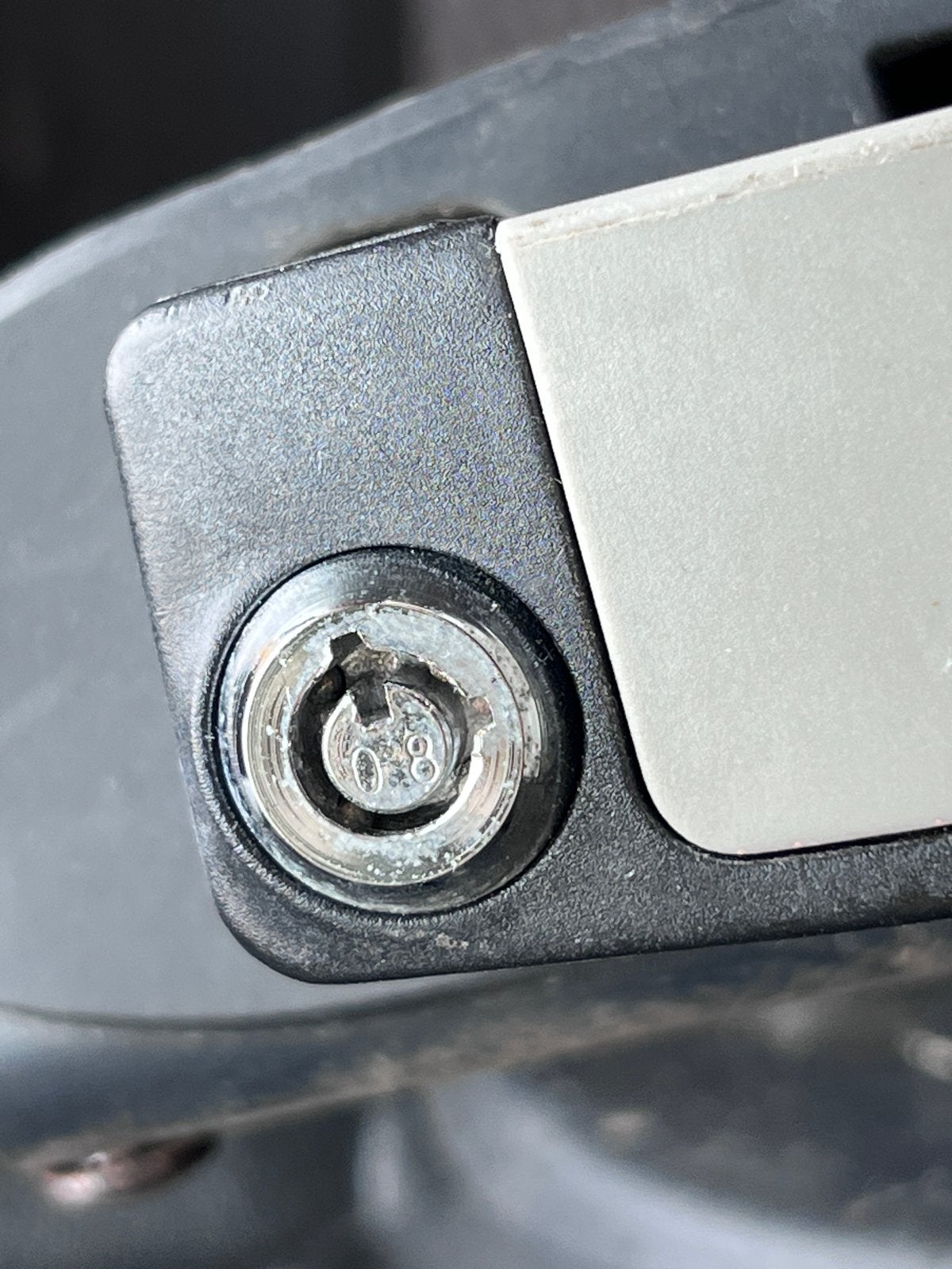 GEZOCHT: Sleutel 08 voor Yepp Maxi fietsstoeltje (achterop), Ophalen of Verzenden, Gebruikt, Achterzitje