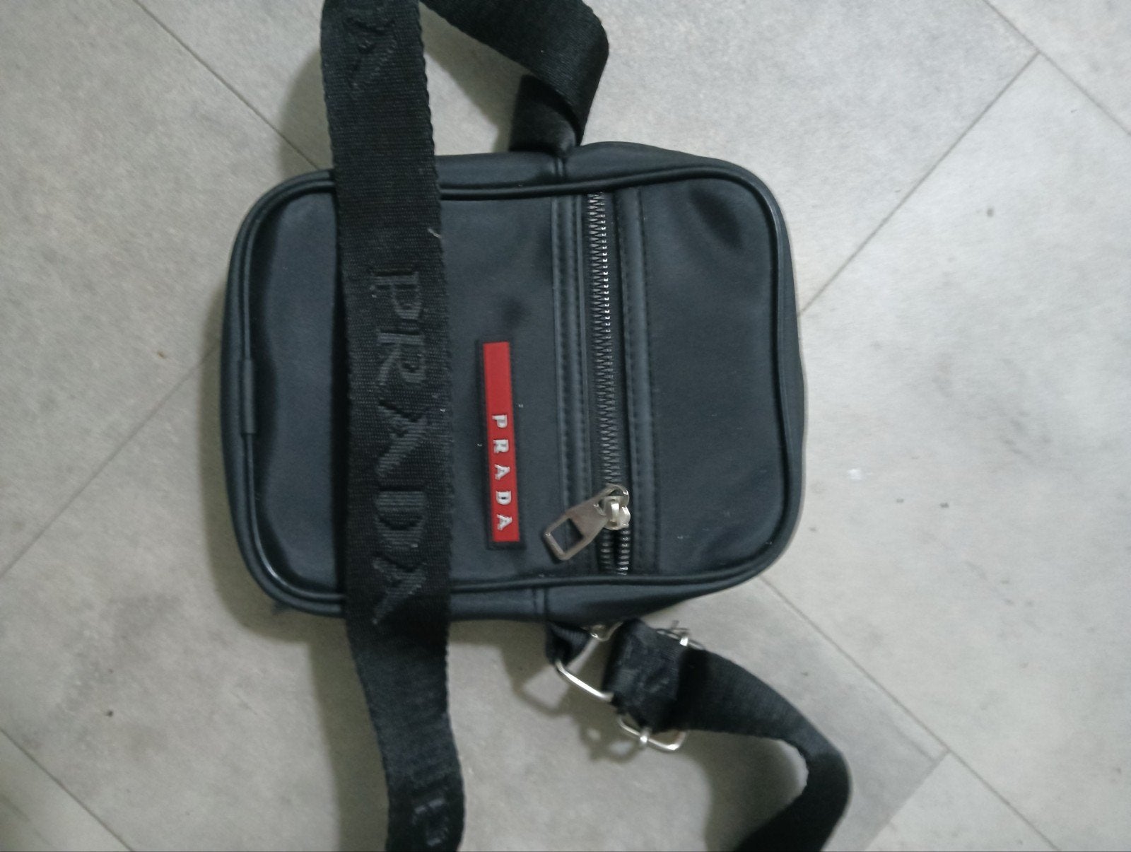 PRADA SCHOUDER TAS HEREN NIEUW, Ophalen of Verzenden, Nieuw, Schoudertas, Overige merken