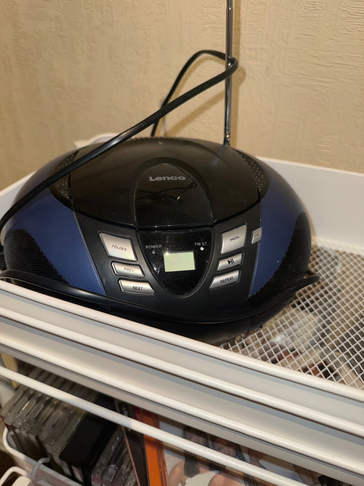 Radio/ cd speler met cd’s en cd houdertje, Ophalen, Gebruikt, Radio, Met cd-speler