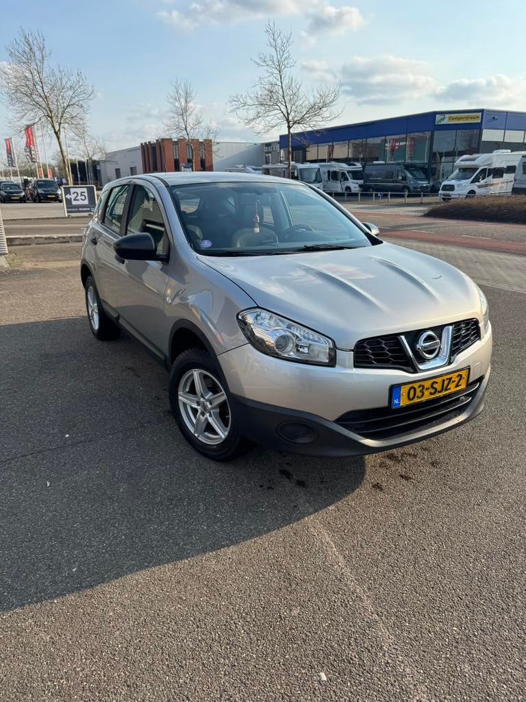 Nissan Qashqai 1.6 2WD 2011met nieuwe APK, Auto's, Voorwielaandrijving, 662 kg, 1225 kg, 4 cilinders