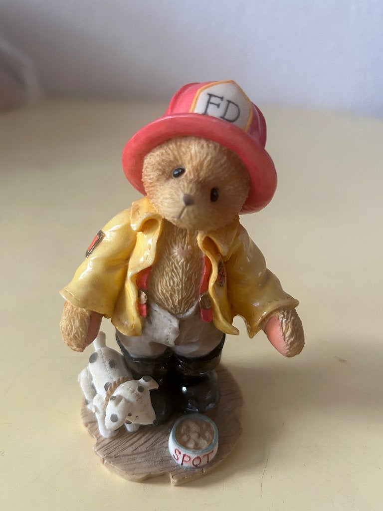 Cherished Teddies Brandweerbeer Kurtis D. Claw CT961, Ophalen of Verzenden, Zo goed als nieuw, Beeldje, Cherished Teddies