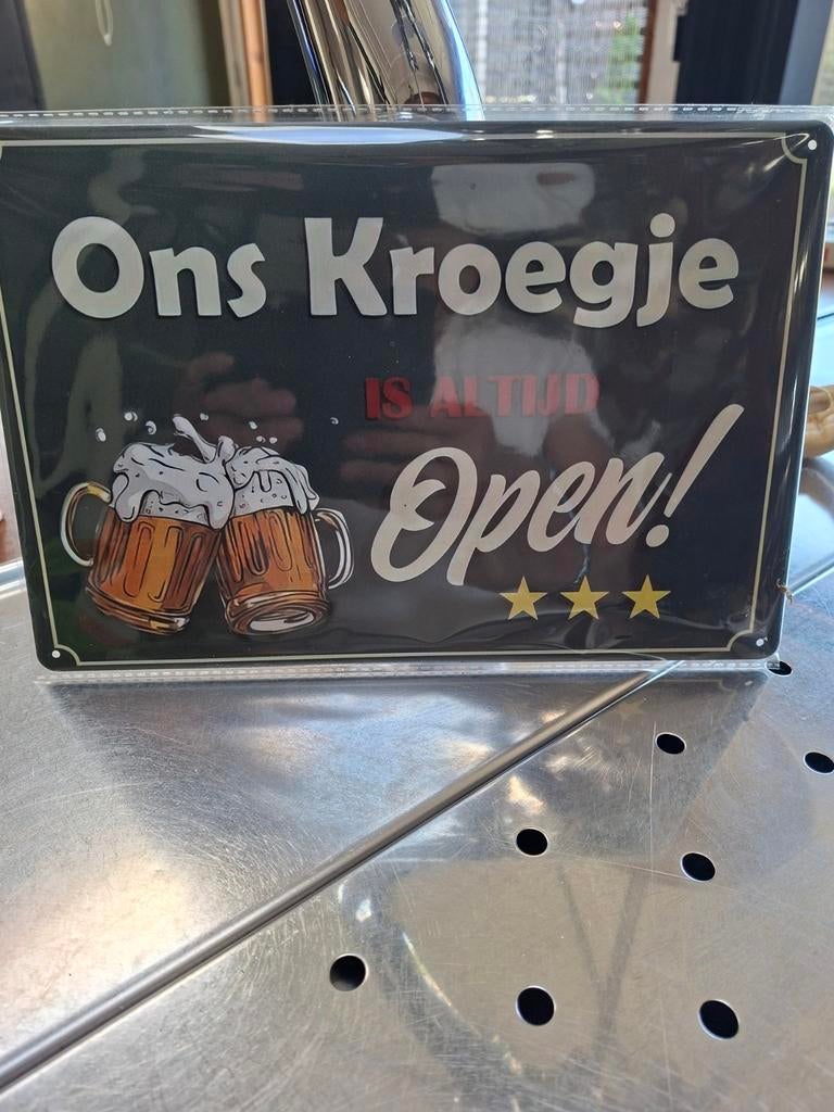 Metalen bord "Ons Kroegje is Altijd Open!", Vintage, Zwart, Nieuw, Ophalen of Verzenden