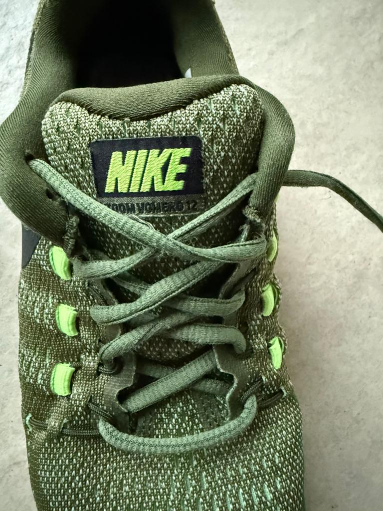 Hardloopschoenen dames merk nike model zoom vomero mt 38,5, Gebruikt, Ophalen of Verzenden, Hardlopen, Hardloopschoenen