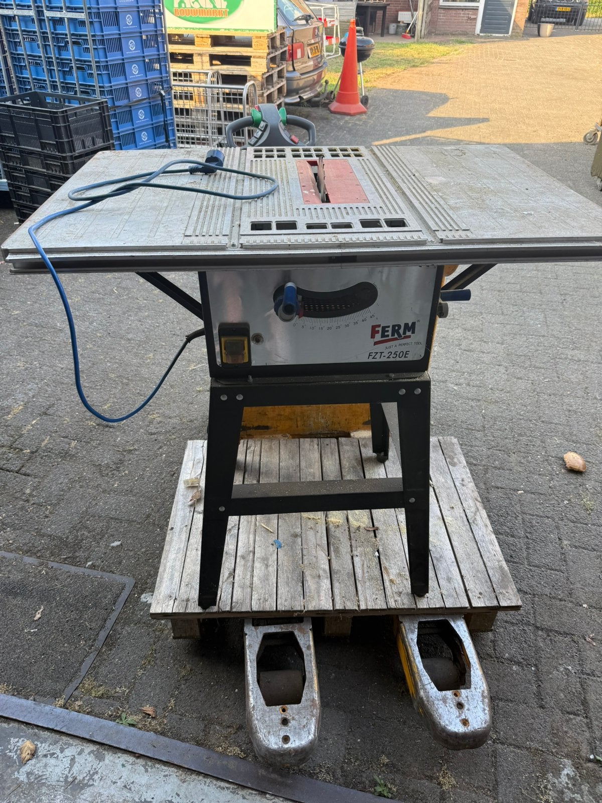 Ferm zaagtafel info zie foto’s, Ophalen, Cirkelzaag, Zo goed als nieuw, 30 tot 70 mm