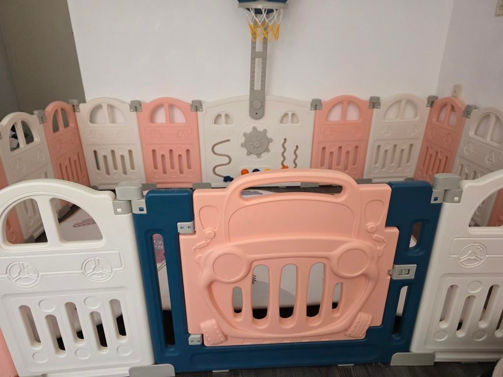 Lucellia Baby Box Speelhek grondbox 16+2 Panelen ZalmRoze, Ophalen, Zo goed als nieuw, Jongen of Meisje