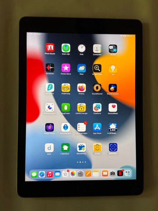 iPad 2018 (6e generatie) 128 GB met Logitech keybordhoes, 10 inch, Gebruikt, Apple iPad, Ophalen of Verzenden