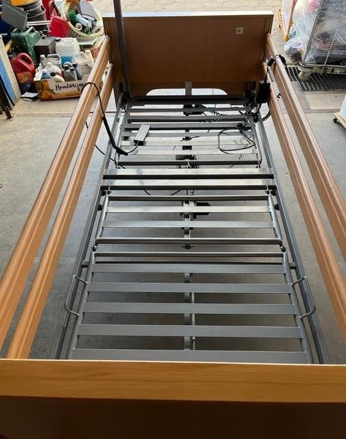 Elektrisch Hoog-Laag Zorgbed / Seniorenbed met Papegaai, Ophalen, Gebruikt, Nvt, Nvt