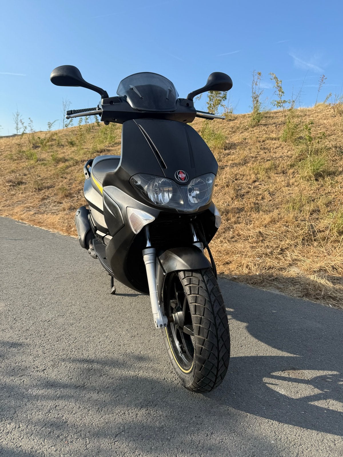 Gilera Runner 125cc Black/Gold - Start en rijdt perfect, Fietsen en Brommers, Brommers | Overige merken, Ophalen of Verzenden