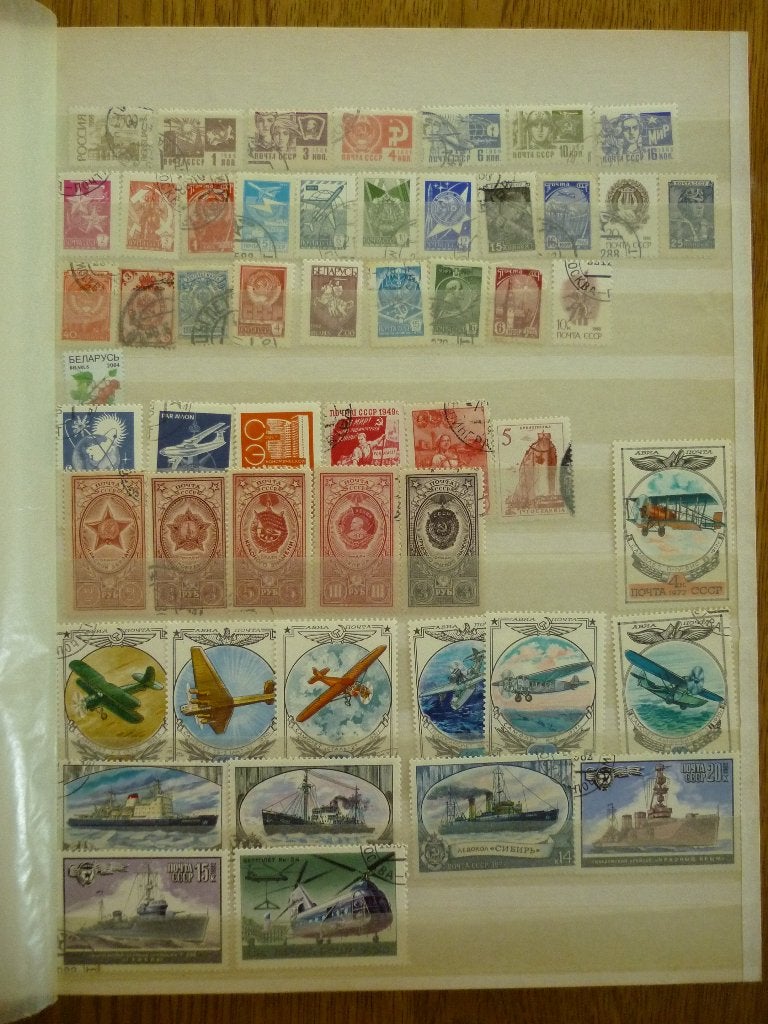 Postzegel album ca. 600 zegels CCCP, Mongolië, Peru, Guinea, Ophalen of Verzenden, Buitenland