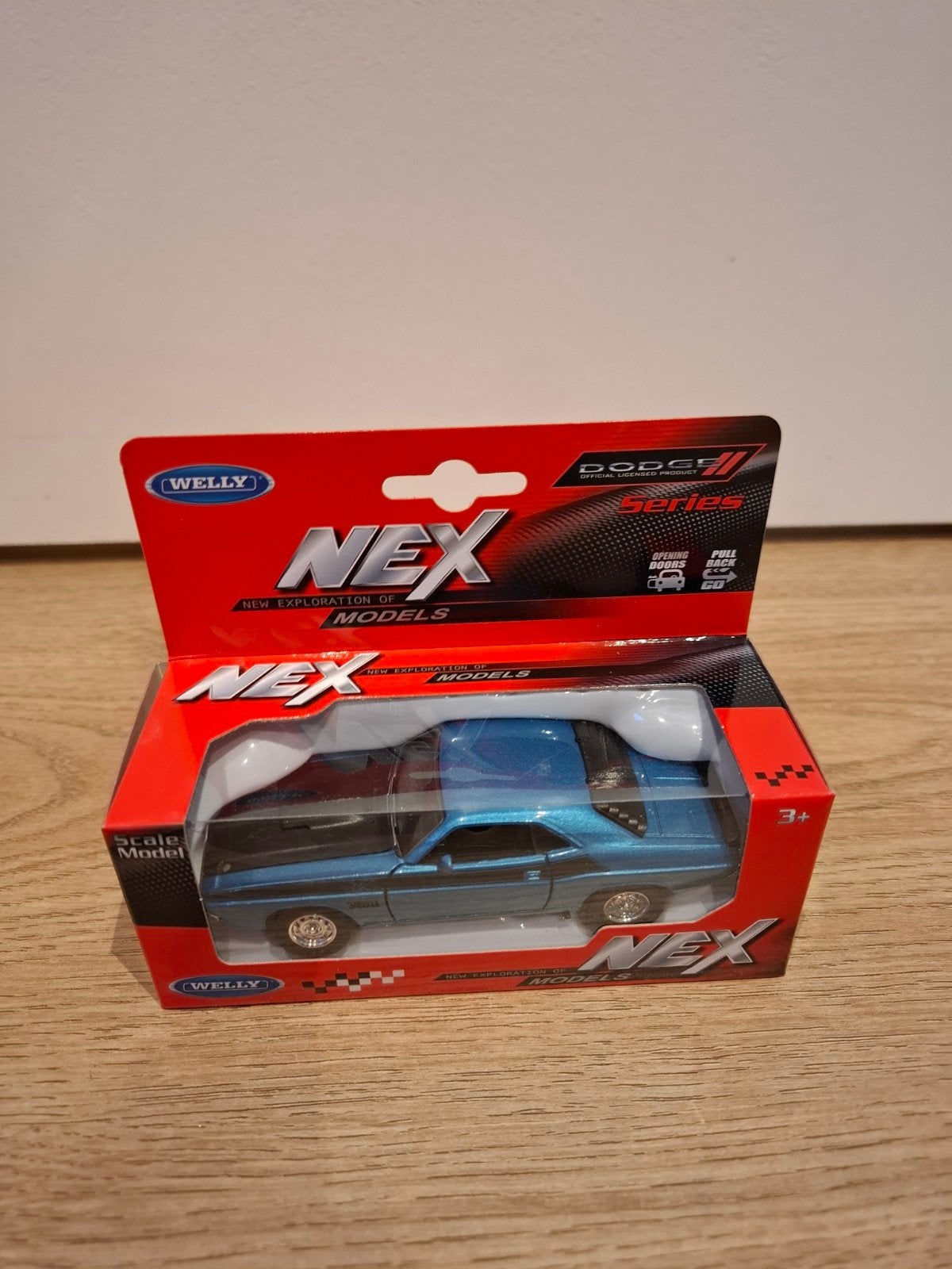 Dodge Challenger 1:43 modelauto - Welly NEX, Ophalen of Verzenden, Nieuw, Auto, Overige merken