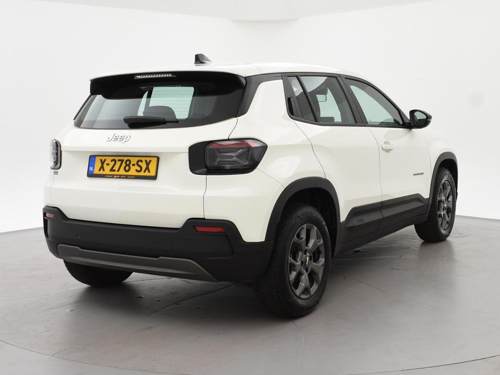 Jeep Avenger LONGITUDE 54 kWh 95% SOH - BTW - APPLE CARPLAY, Stof, Gebruikt, 156 pk, Wit