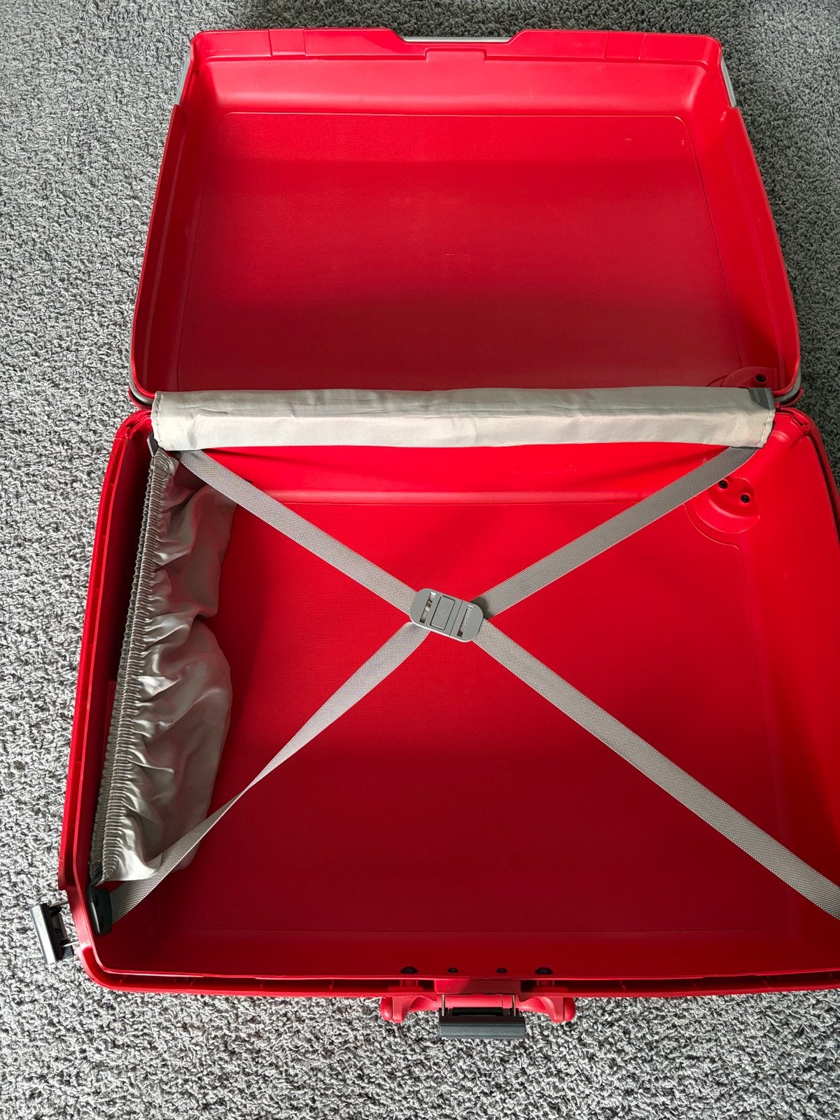Samsonite Koffer Rood - met Wieltjes, Sieraden, Tassen en Uiterlijk, Koffers, Gebruikt, Hard kunststof, 50 tot 60 cm, 35 tot 45 cm