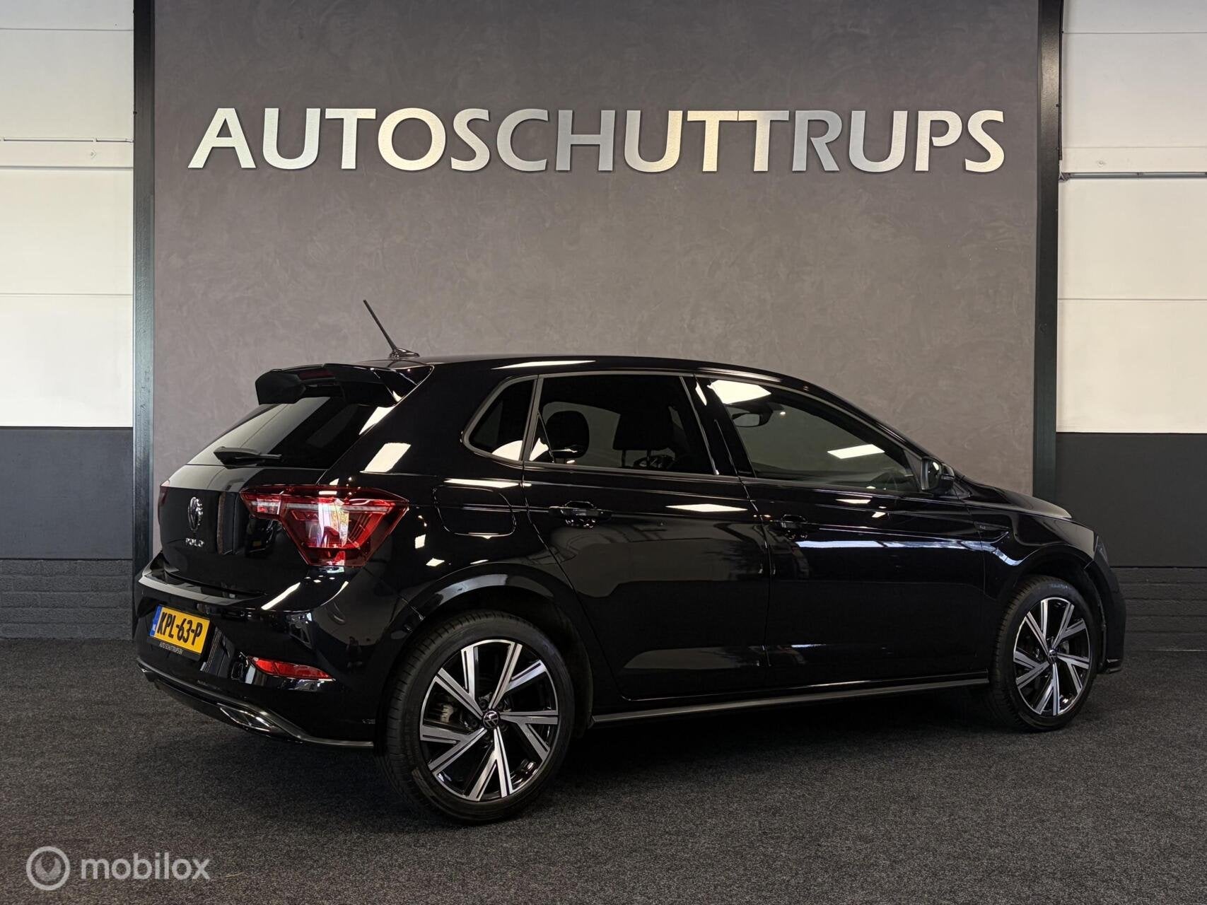 Volkswagen Polo 1.0 TSI R-Line 110 PK DSG FABRIEKSGARANTIE!, Auto's, Stof, Gebruikt, Zwart, Zwart