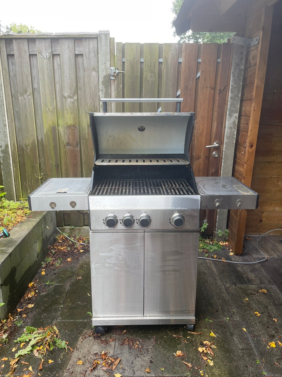 Gasbarbecue – 4 pits + zijbrander, Ophalen, Zo goed als nieuw