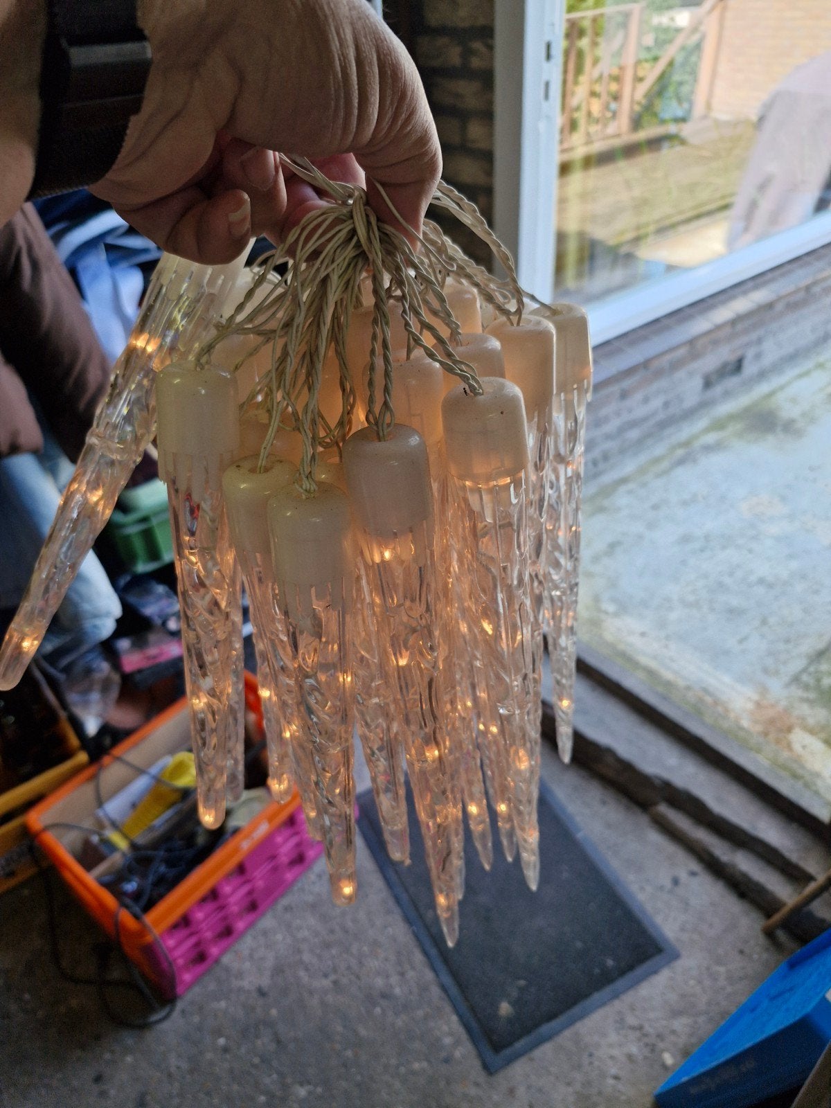 IJspegel verlichting voor aan het huis, Ophalen