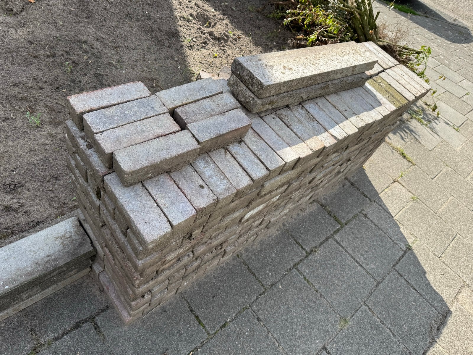 GRATIS: Gebruikte straatstenen/klinkers voor tuin of oprit, Ophalen, Overige materialen, Gebruikt, Minder dan 20 cm