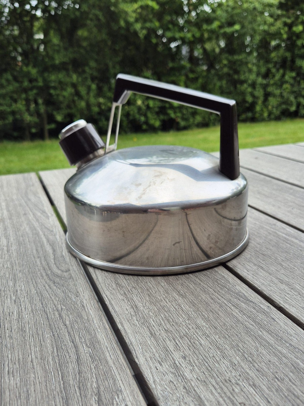 Vintage RVS Fluitketel met Zwarte Hittebestendige Handgreep, Theepot/fluitketel, Gebruikt, Zilver, Ophalen of Verzenden